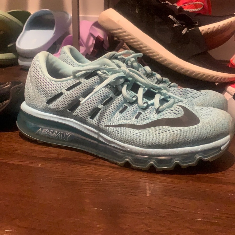 NIKE AIR MAx